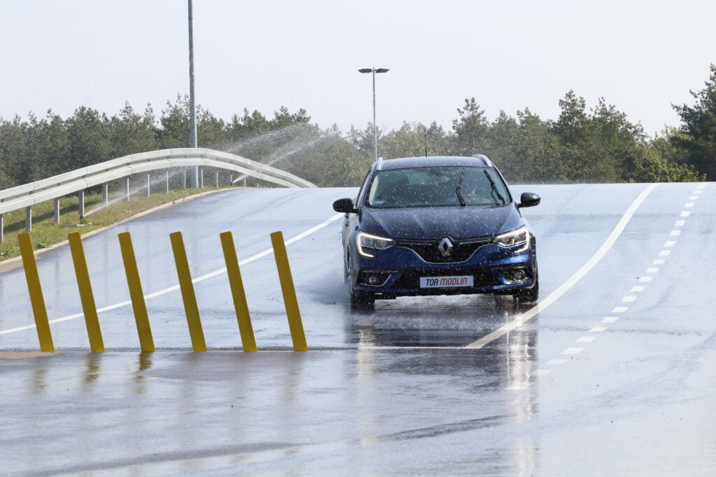 Bezpieczny Kierowca Szkolenie Bezpiecznej Jazdy